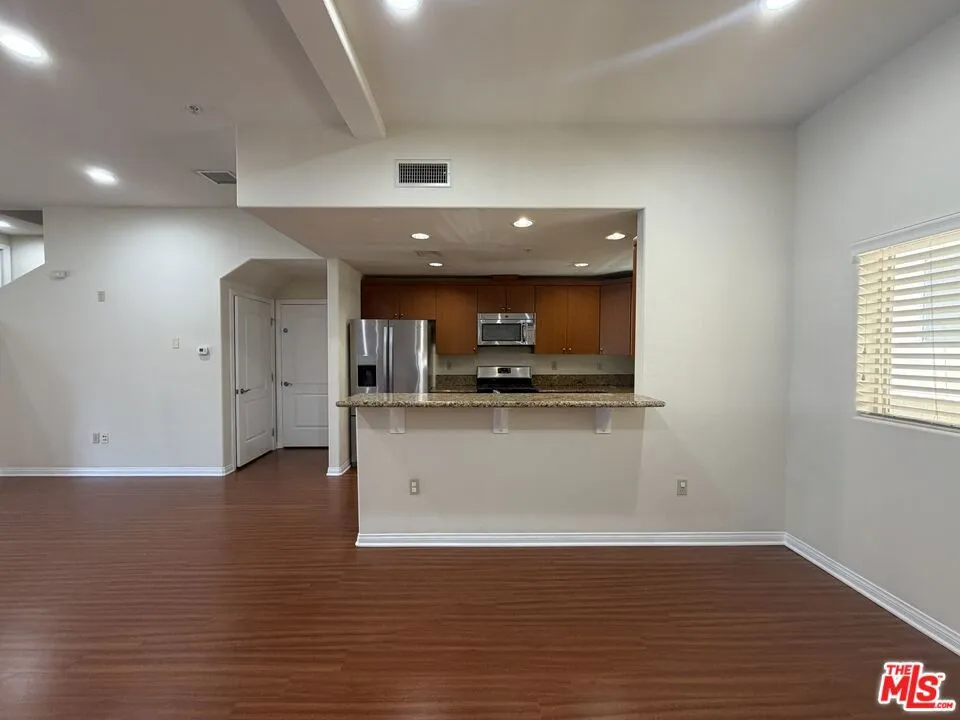 15024 Magnolia Boulevard #102 Los Angeles, CA 91403