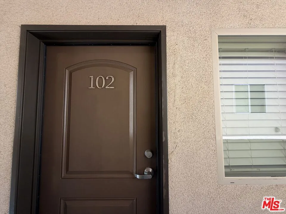 15024 Magnolia Boulevard #102 Los Angeles, CA 91403