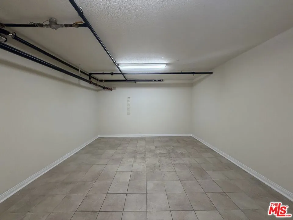 15024 Magnolia Boulevard #102 Los Angeles, CA 91403