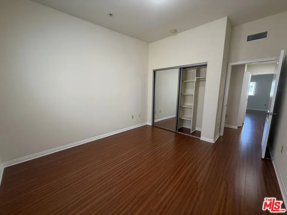 15024 Magnolia Boulevard #102 Los Angeles, CA 91403