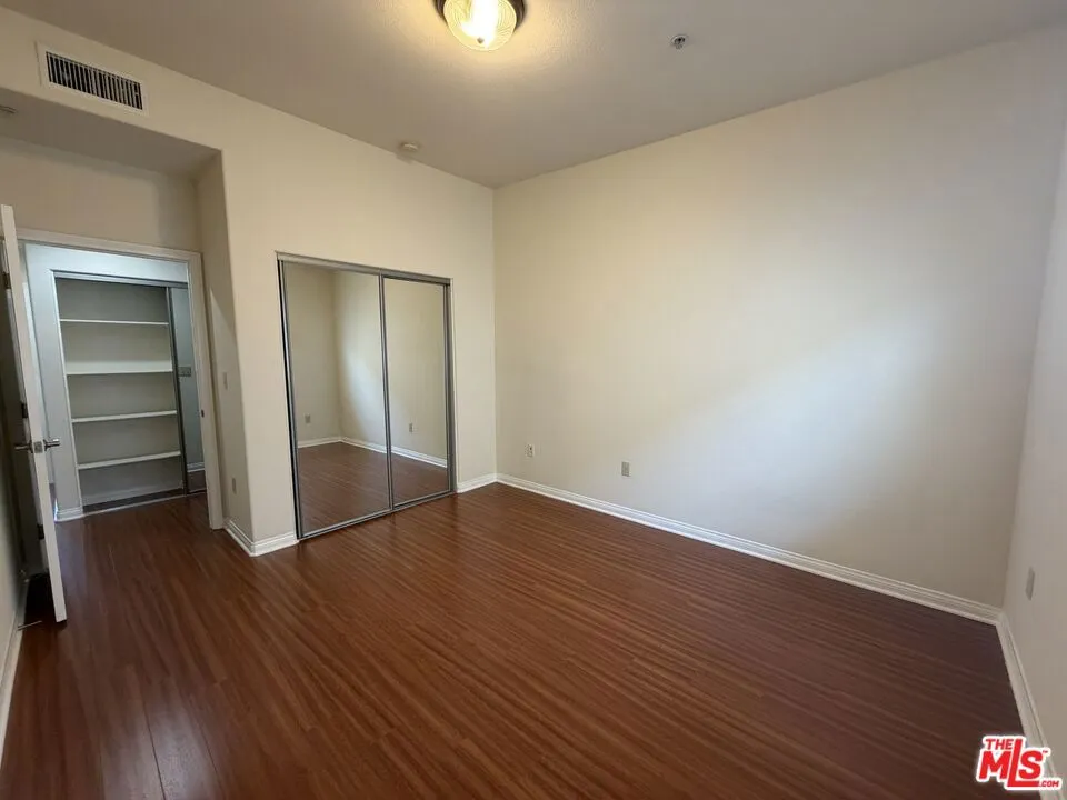 15024 Magnolia Boulevard #102 Los Angeles, CA 91403