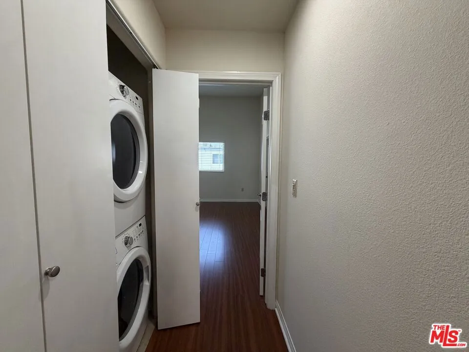 15024 Magnolia Boulevard #102 Los Angeles, CA 91403