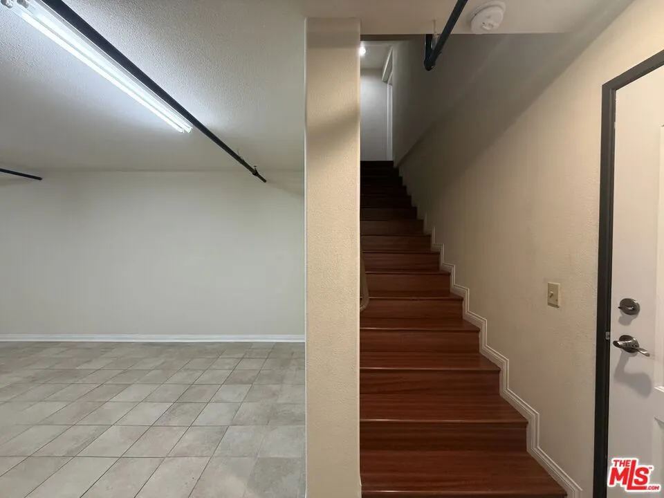 15024 Magnolia Boulevard #102 Los Angeles, CA 91403