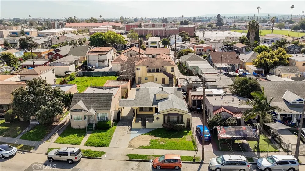 162 W 65th Street Los Angeles, CA 90003
