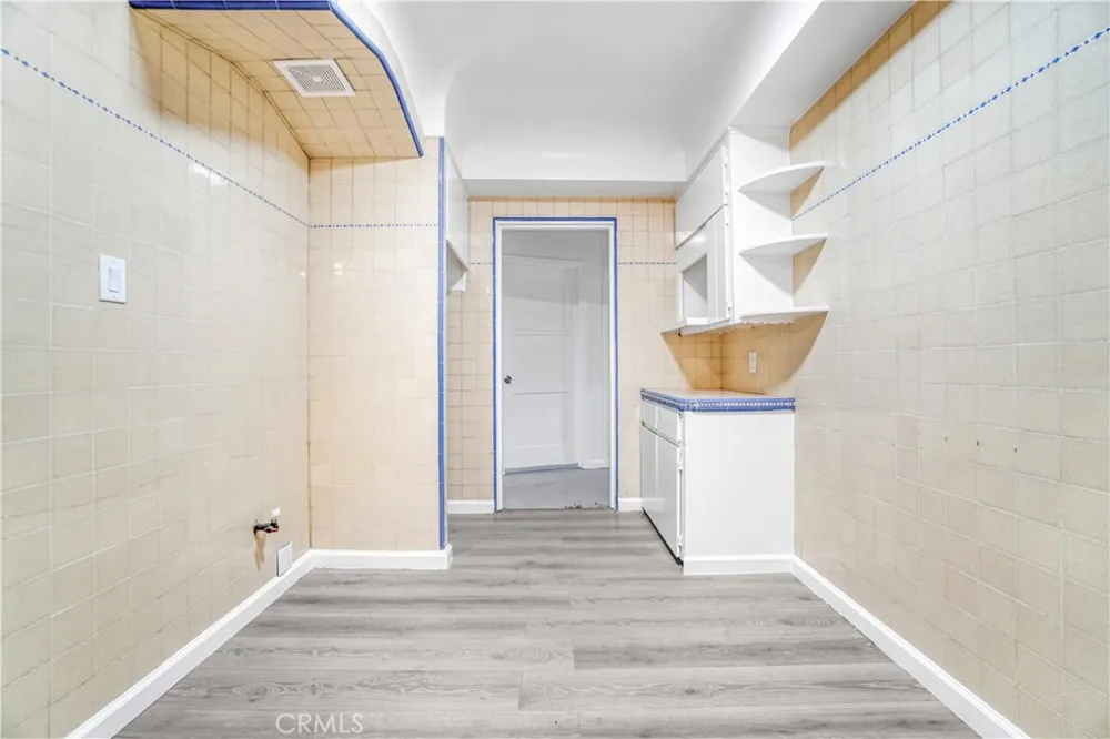 162 W 65th Street Los Angeles, CA 90003