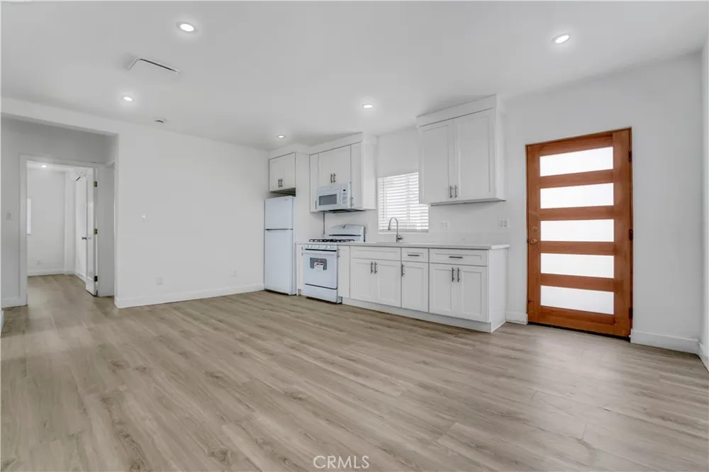 162 W 65th Street Los Angeles, CA 90003