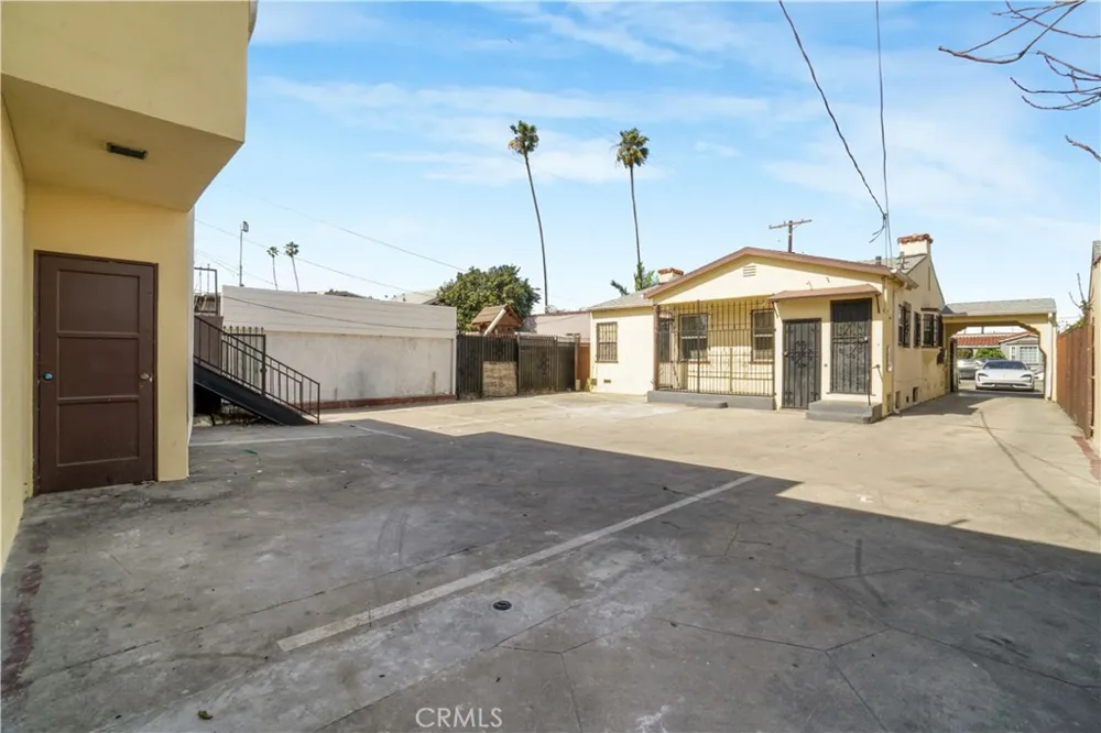 162 W 65th Street Los Angeles, CA 90003