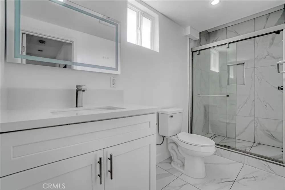 162 W 65th Street Los Angeles, CA 90003