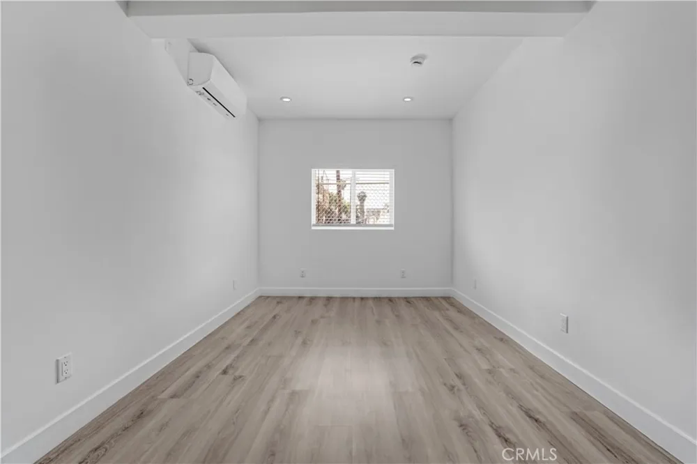 162 W 65th Street Los Angeles, CA 90003