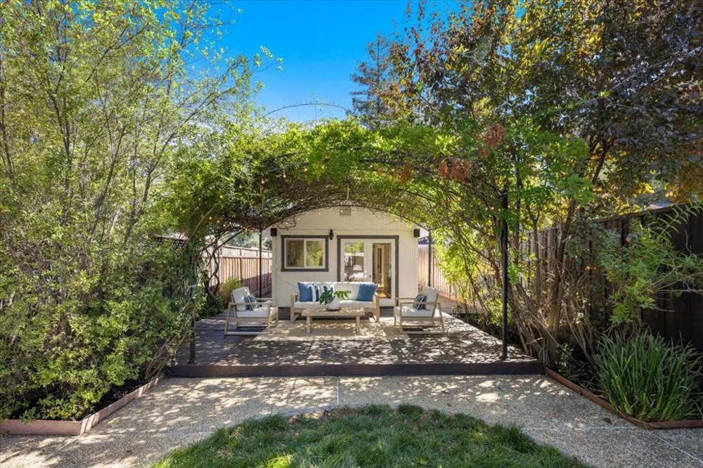 640 San Antonio Road Los Altos, CA 94022