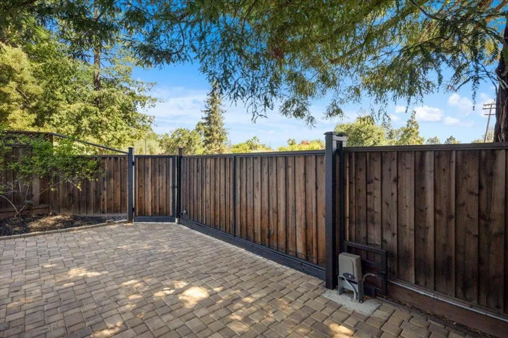640 San Antonio Road Los Altos, CA 94022