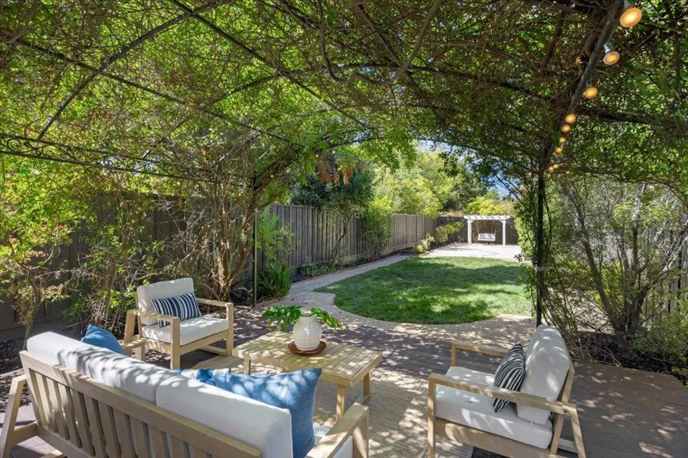 640 San Antonio Road Los Altos, CA 94022