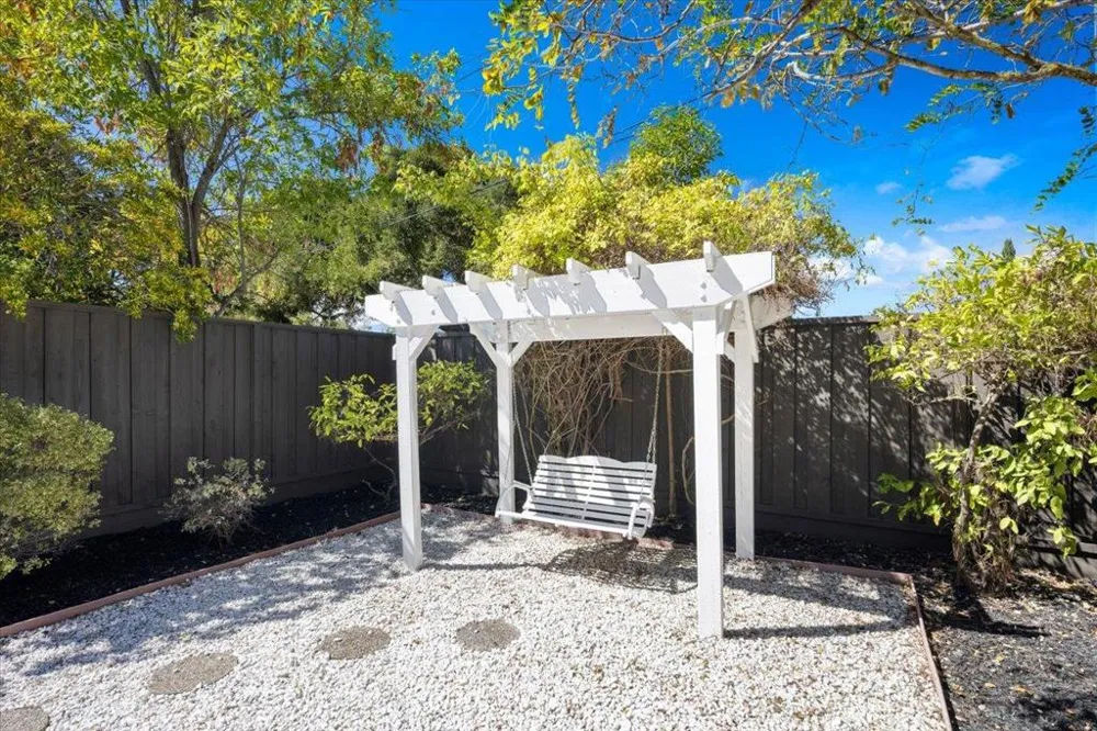640 San Antonio Road Los Altos, CA 94022