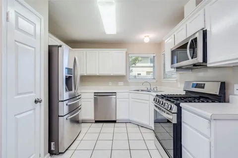 913 Jasmine Trail