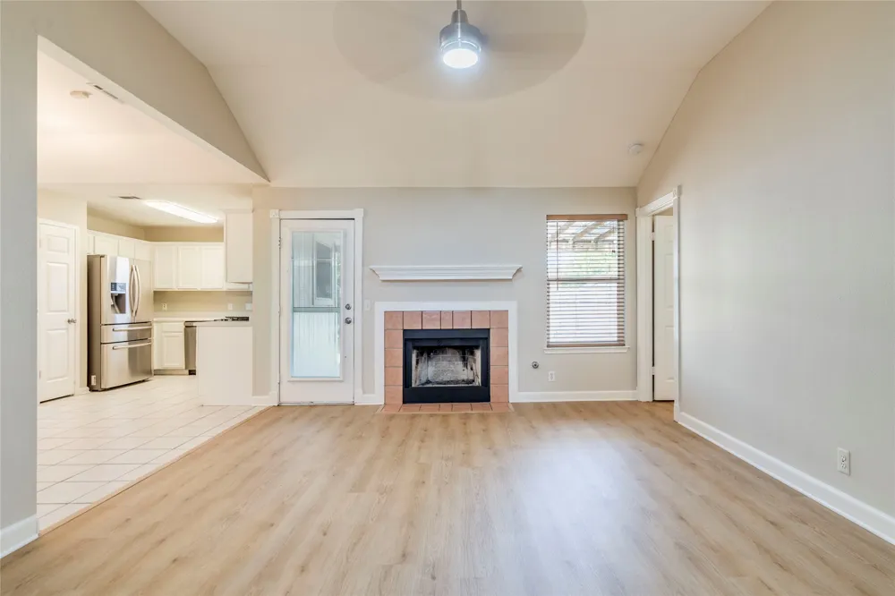 913 Jasmine Trail Georgetown, TX 78626