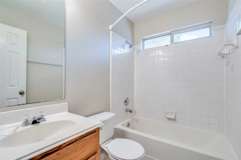 913 Jasmine Trail Georgetown, TX 78626