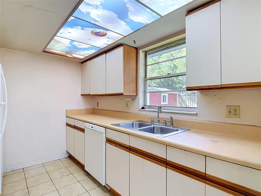 617 HIGHVIEW CIRCLE S Brandon, FL 33510