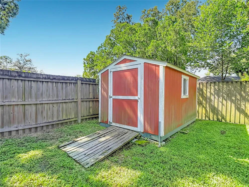 617 HIGHVIEW CIRCLE S Brandon, FL 33510