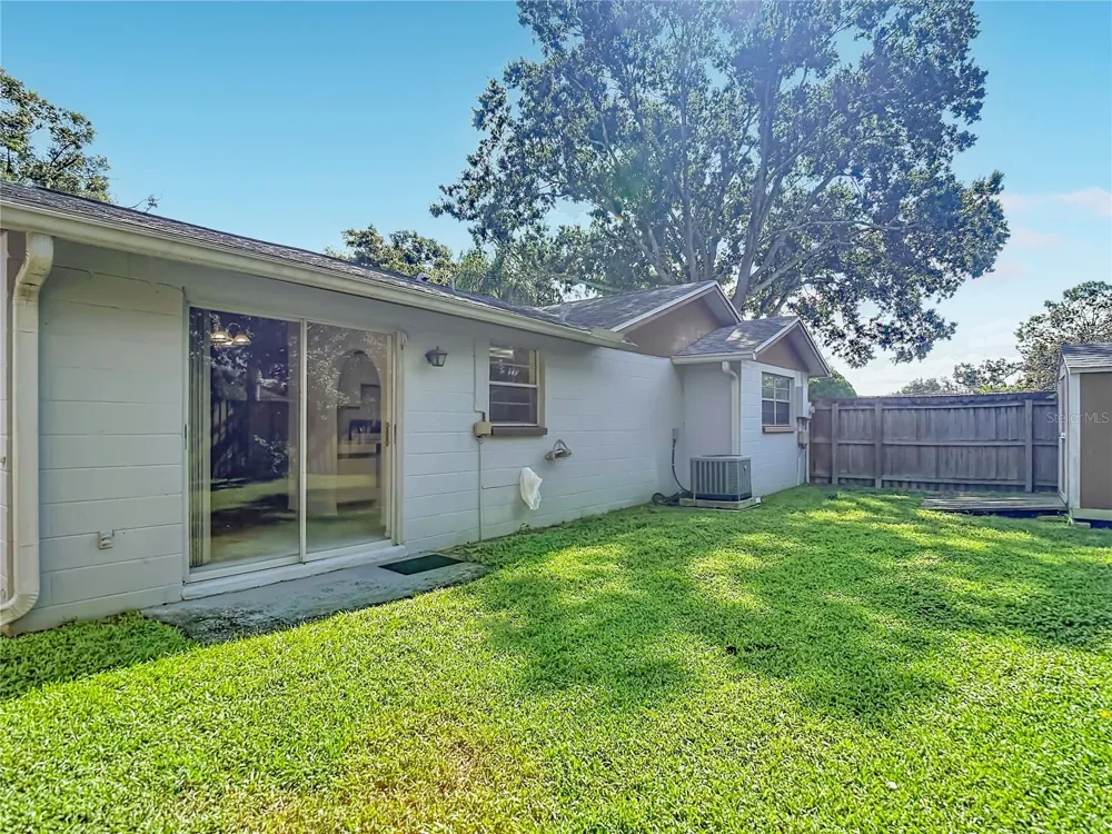 617 HIGHVIEW CIRCLE S Brandon, FL 33510