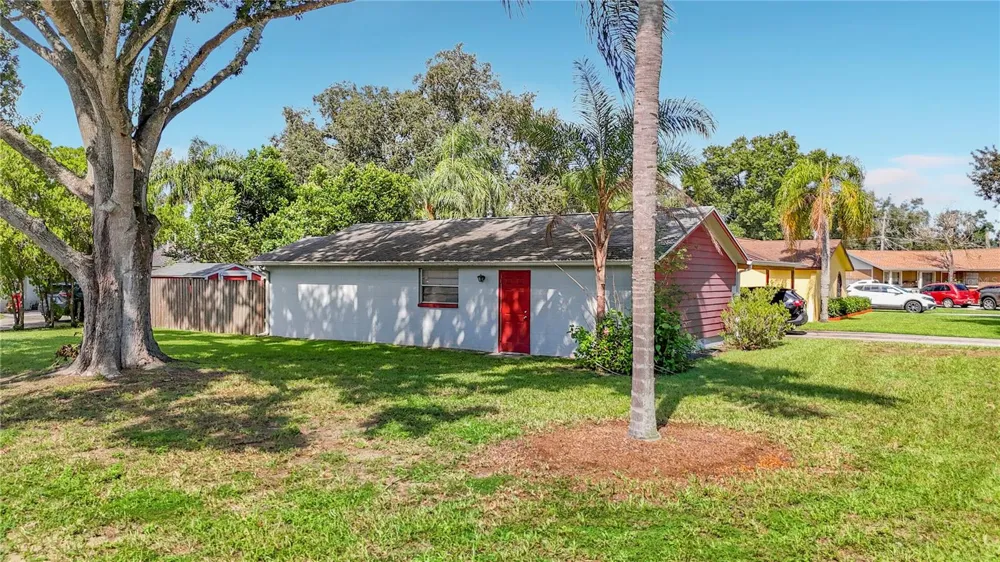 617 HIGHVIEW CIRCLE S Brandon, FL 33510