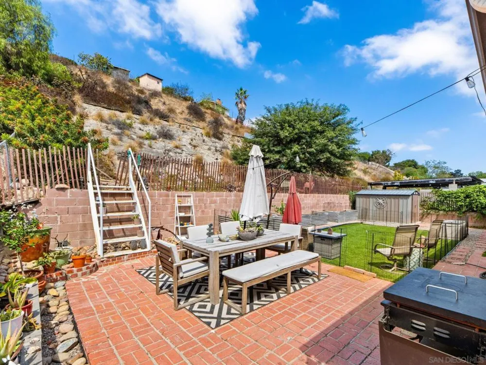 1482 El Prado Lemon Grove, CA 91945