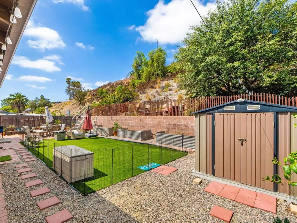 1482 El Prado Lemon Grove, CA 91945