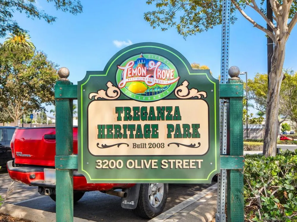 1482 El Prado Lemon Grove, CA 91945