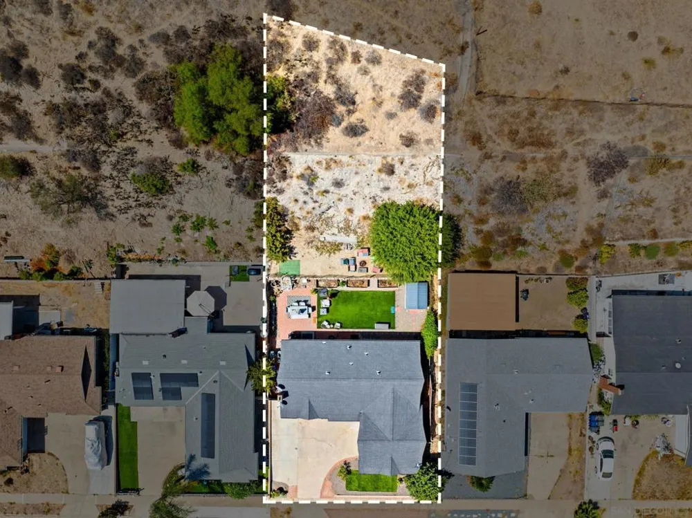 1482 El Prado Lemon Grove, CA 91945