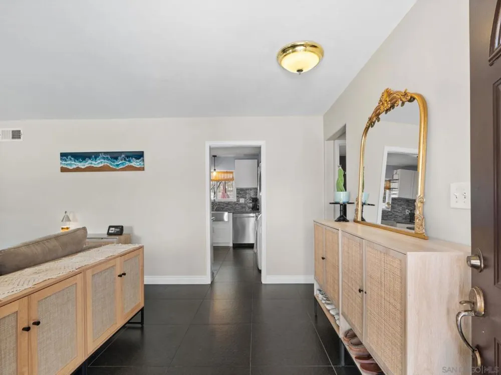 1482 El Prado Lemon Grove, CA 91945