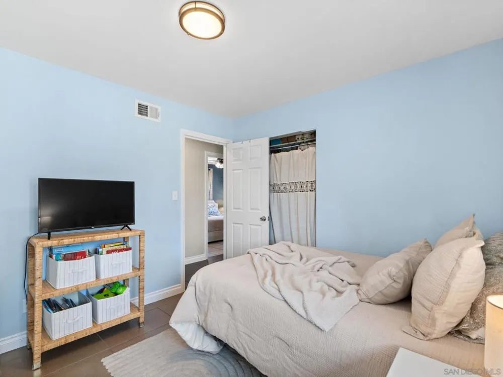 1482 El Prado Lemon Grove, CA 91945