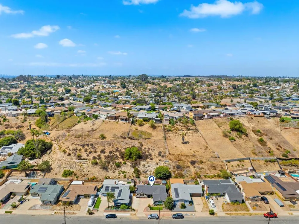1482 El Prado Lemon Grove, CA 91945