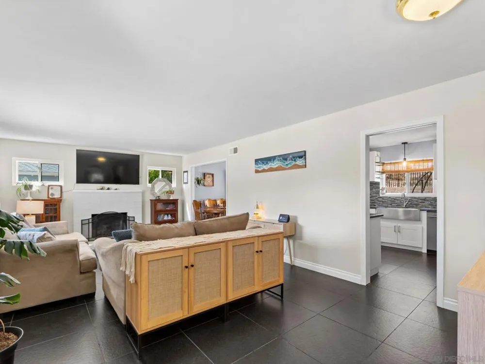 1482 El Prado Lemon Grove, CA 91945