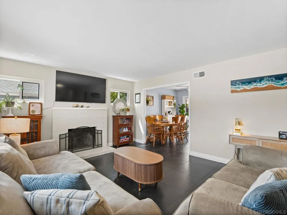 1482 El Prado Lemon Grove, CA 91945