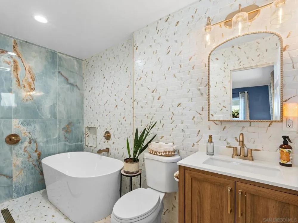 1482 El Prado Lemon Grove, CA 91945