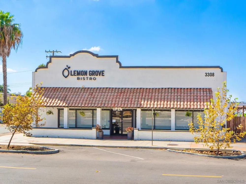 1482 El Prado Lemon Grove, CA 91945