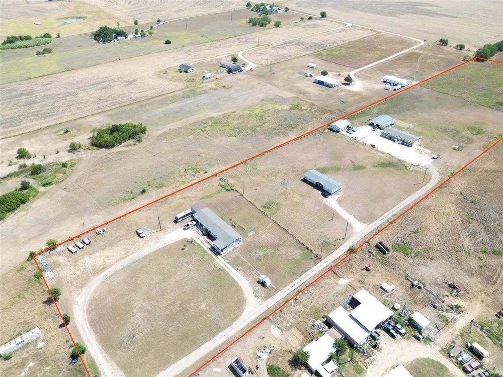 700 County Road 423 Road Taylor, TX 76574
