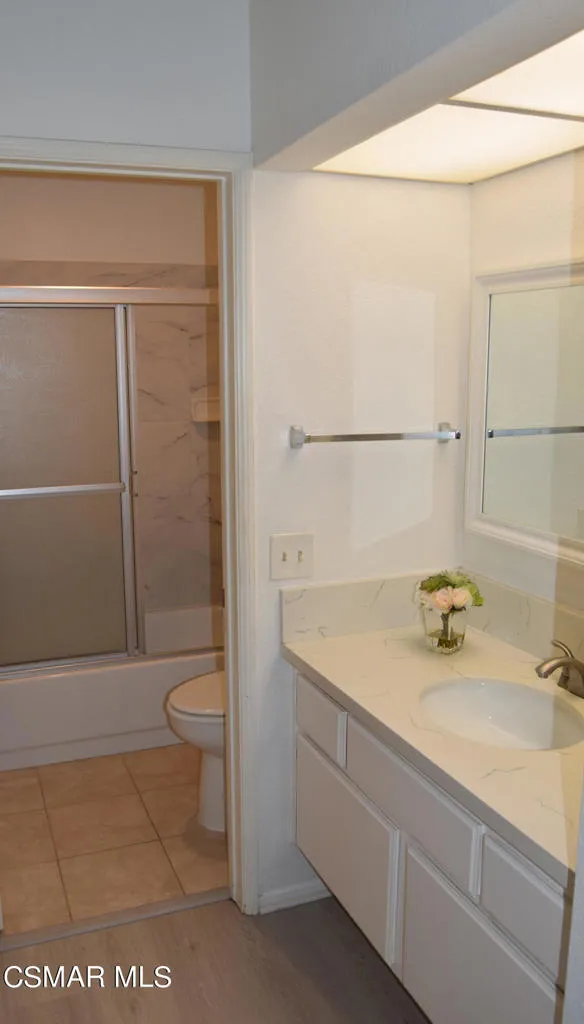 668 Oak Run Trail #106c Oak Park, CA 91377