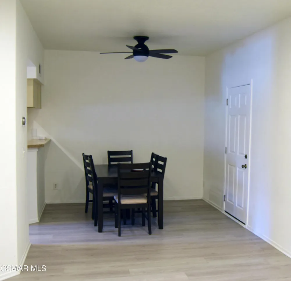 668 Oak Run Trail #106c Oak Park, CA 91377