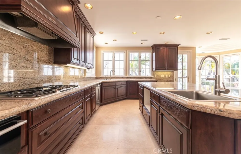 5 Sunpeak Irvine, CA 92603