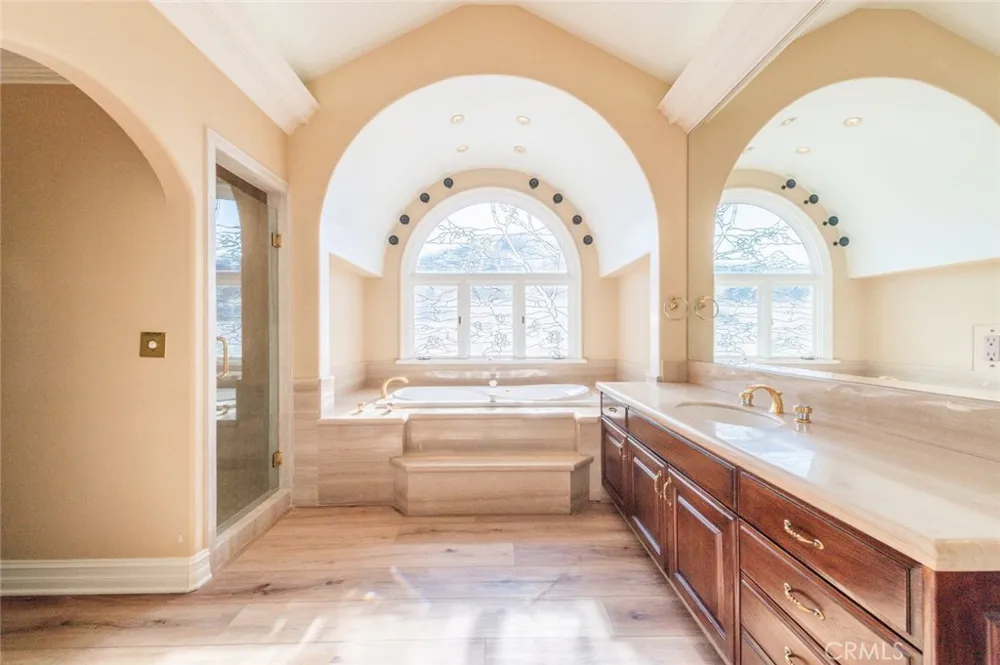 5 Sunpeak Irvine, CA 92603