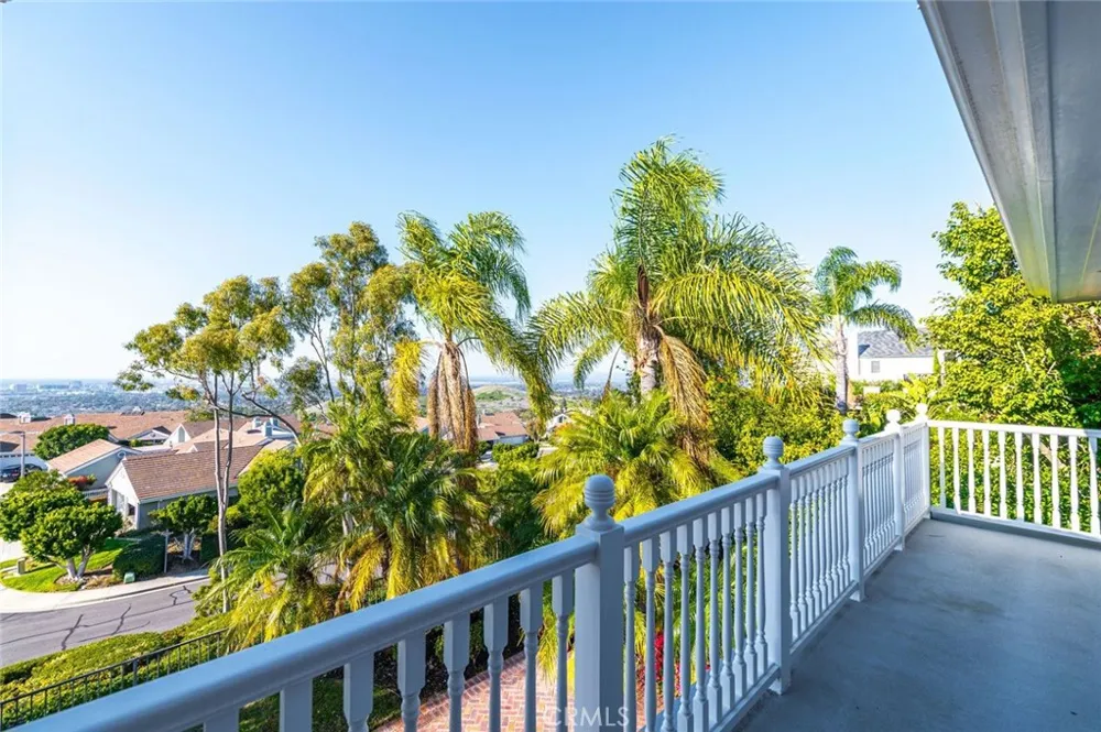 5 Sunpeak Irvine, CA 92603