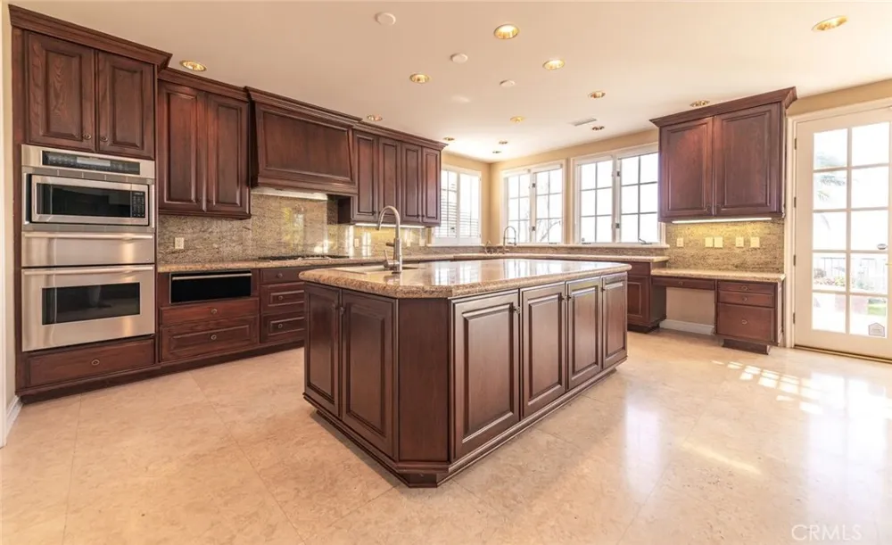 5 Sunpeak Irvine, CA 92603