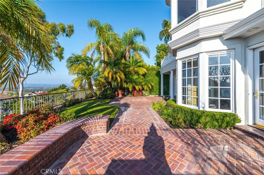 5 Sunpeak Irvine, CA 92603