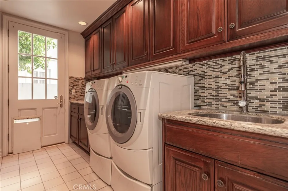 5 Sunpeak Irvine, CA 92603