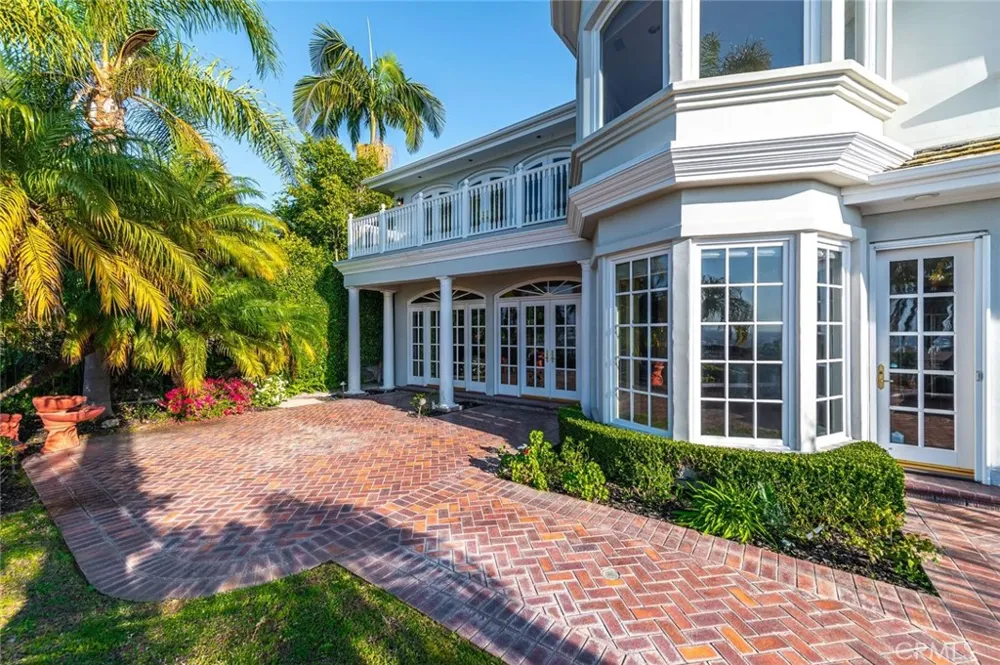 5 Sunpeak Irvine, CA 92603