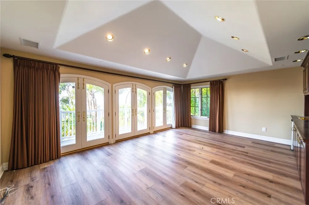 5 Sunpeak Irvine, CA 92603