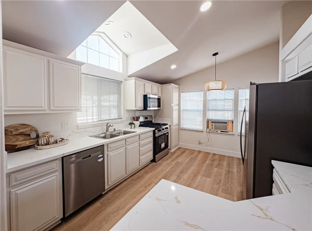 810 Eucalyptus Lane Fountain Valley, CA 92708