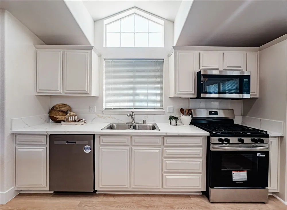 810 Eucalyptus Lane Fountain Valley, CA 92708