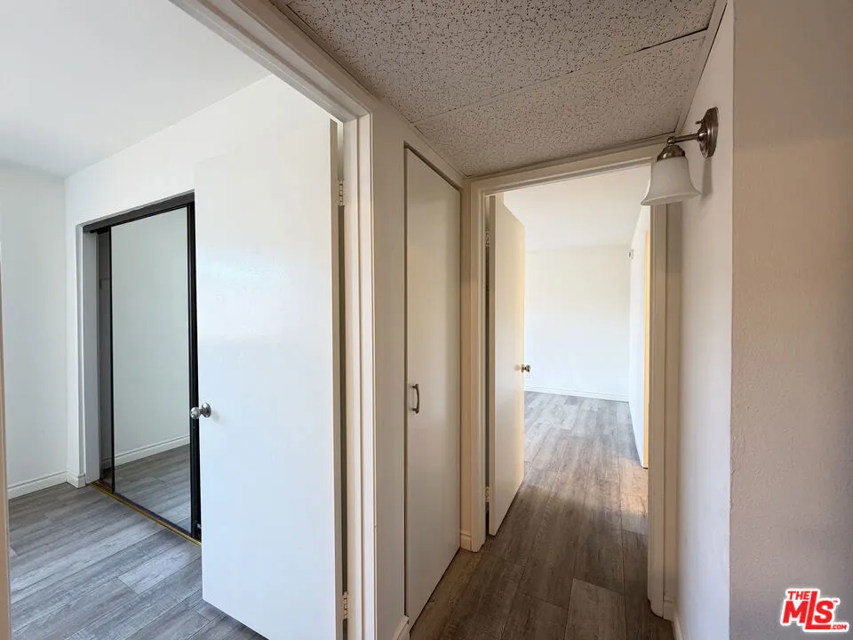 326 S Manhattan Place #210 Los Angeles, CA 90020
