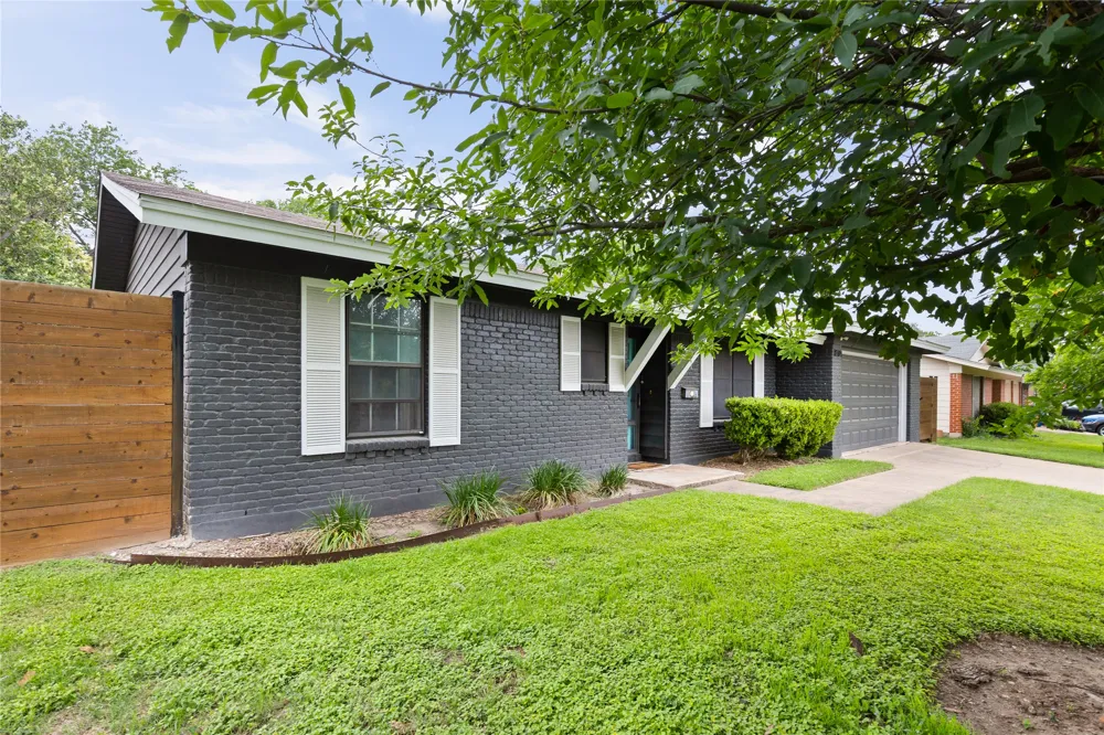 8704 Clarewood Drive Austin, TX 78758